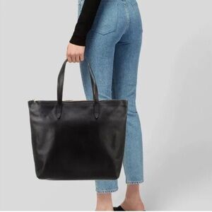 Cuyana Black Classic Leather Zipper Tote with Insert Organizer